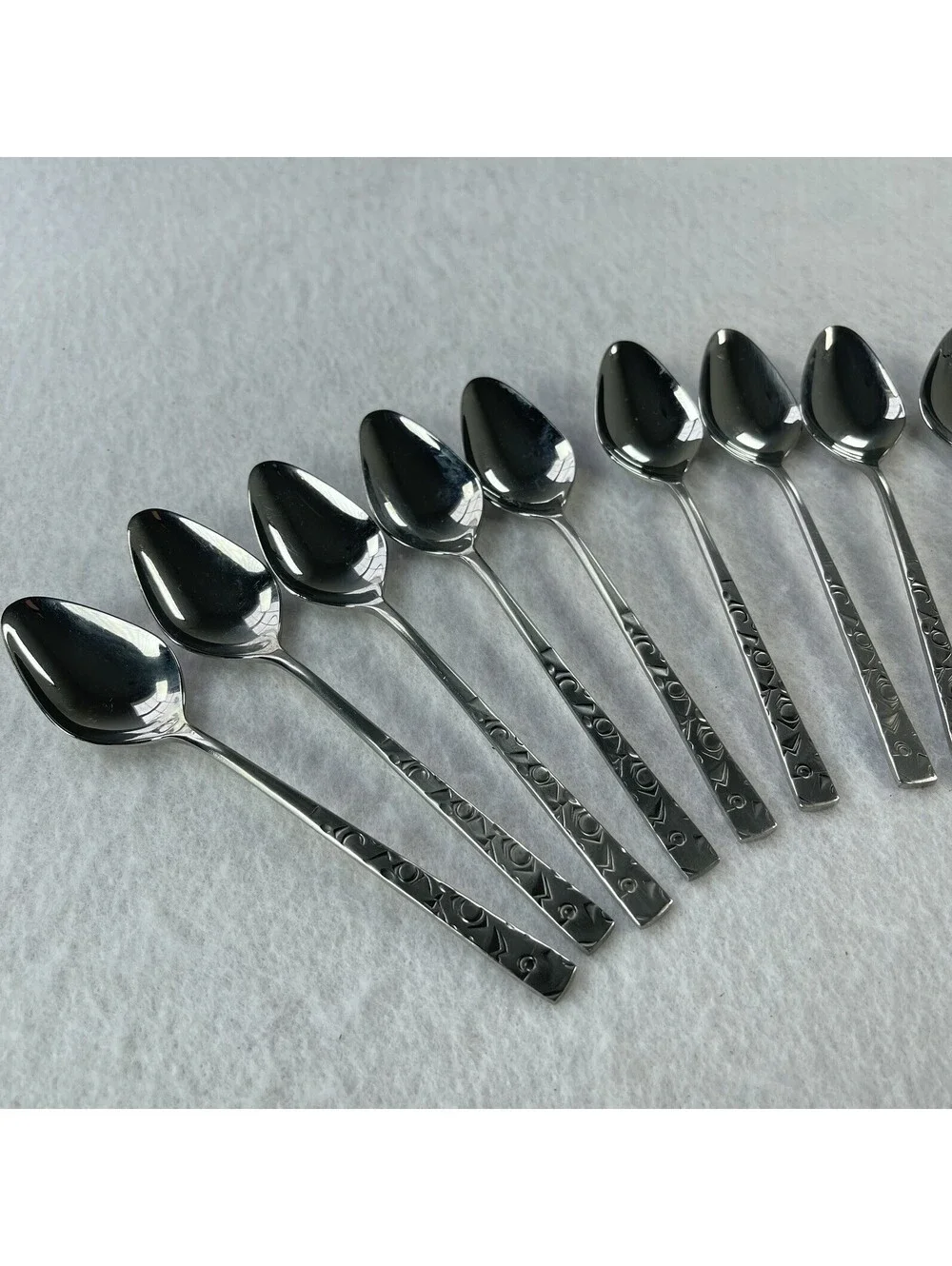 1847 Rogers International NAVAHO spoons set of 9 Teaspoon Stainless Steel